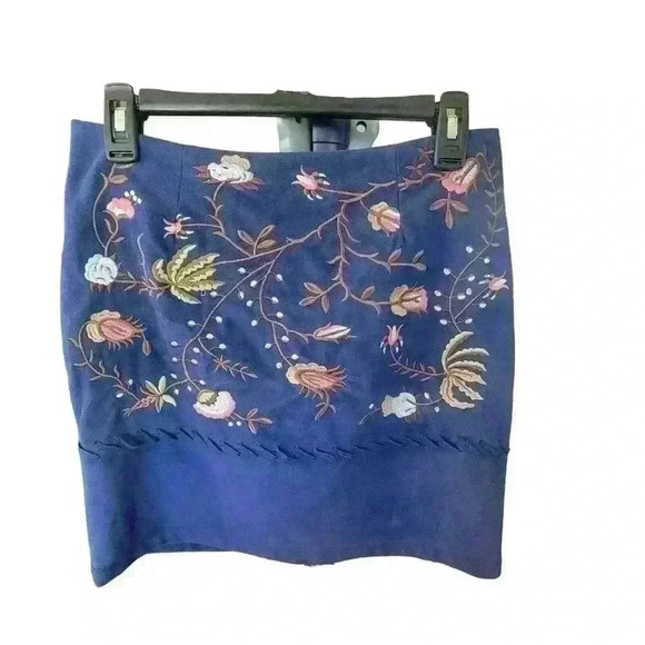 Lulus New Song Faux Suede Floral Embroidery Skirt Navy Blue Size Medium - Picture 1 of 9